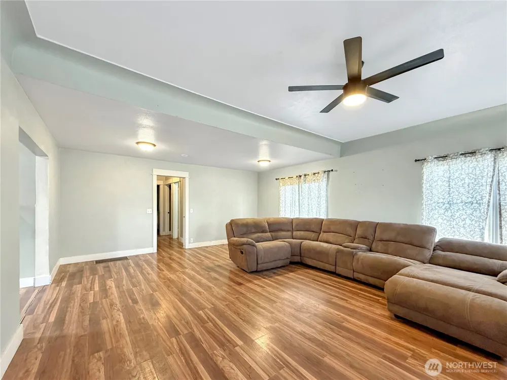 404 E Sixth Waitsburg, WA 99361