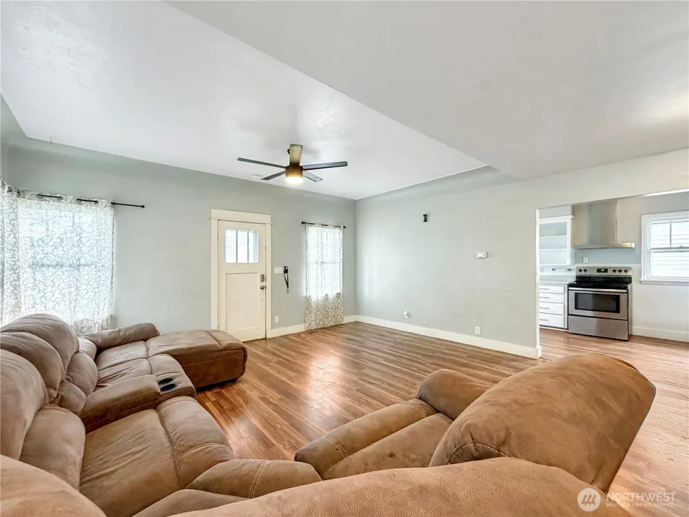 404 E Sixth Waitsburg, WA 99361