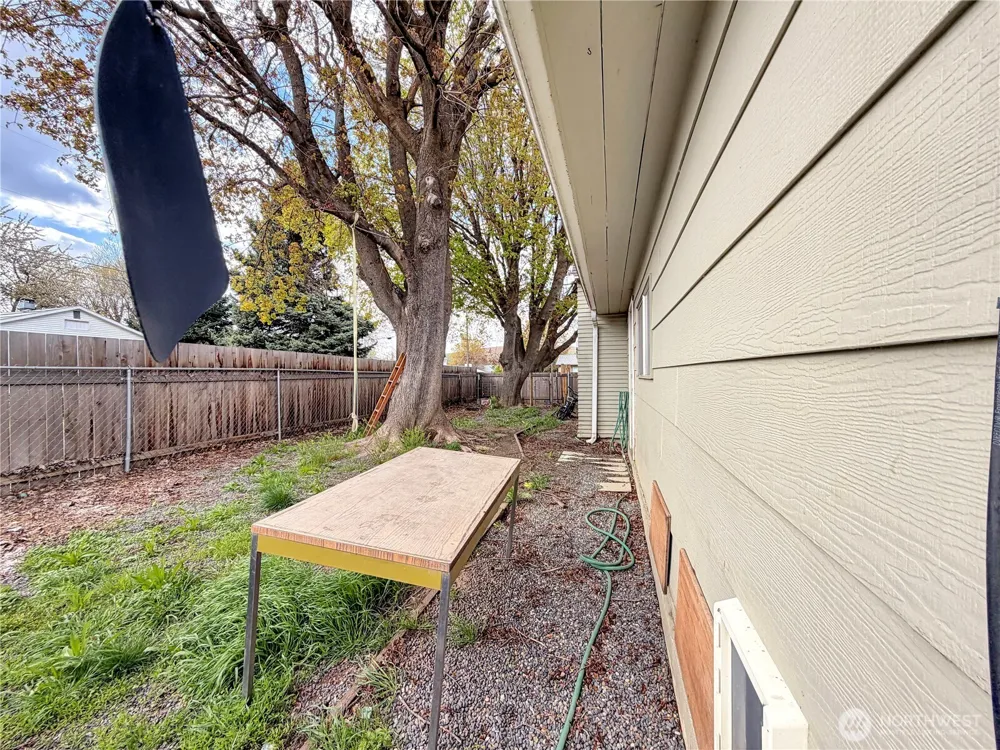 404 E Sixth Waitsburg, WA 99361