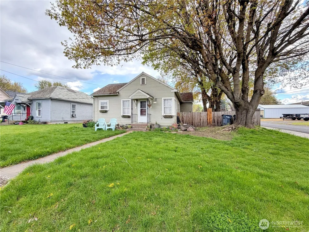 404 E Sixth Waitsburg, WA 99361
