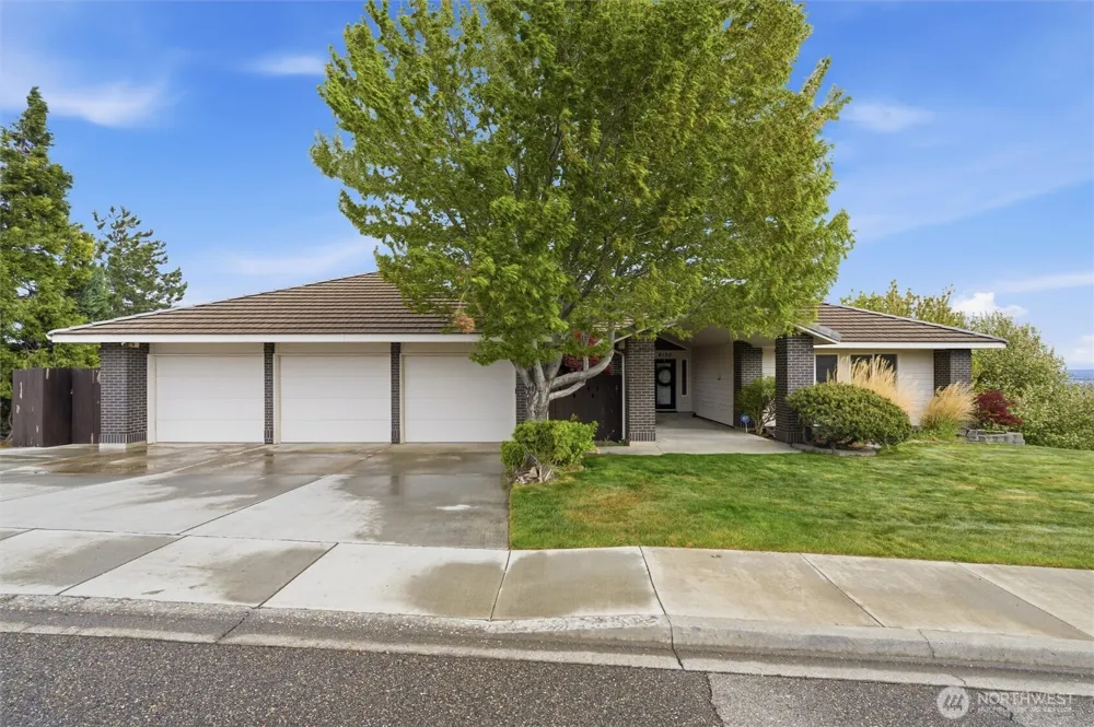 4100 W 43rd Avenue Kennewick, WA 99337