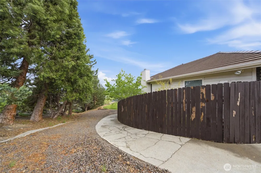 4100 W 43rd Avenue Kennewick, WA 99337
