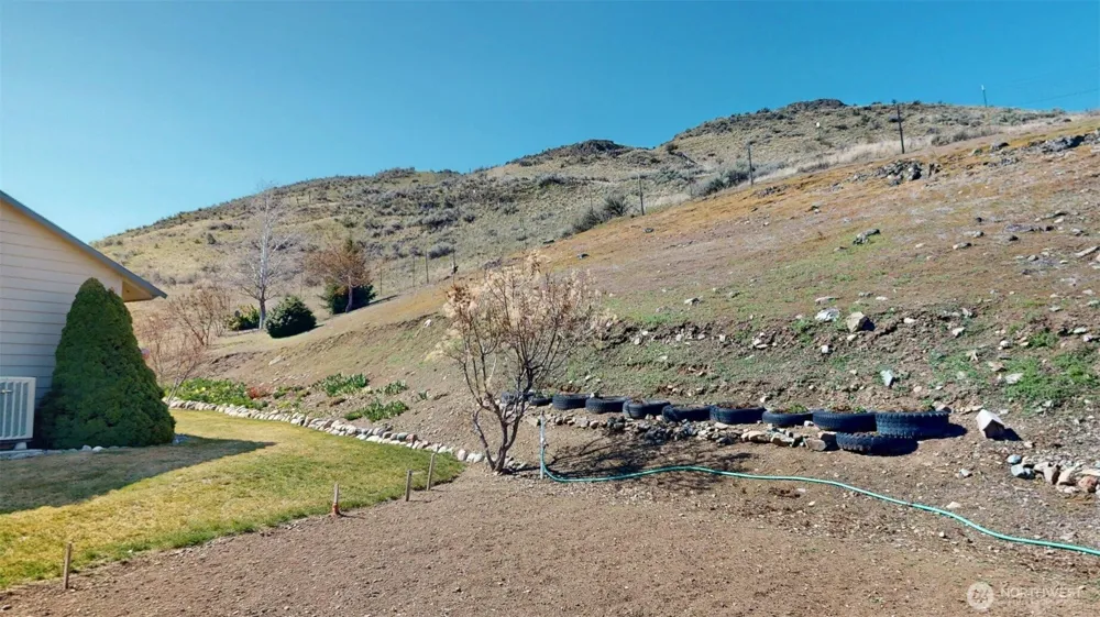 1811 Pine Creek Tonasket, WA 98855