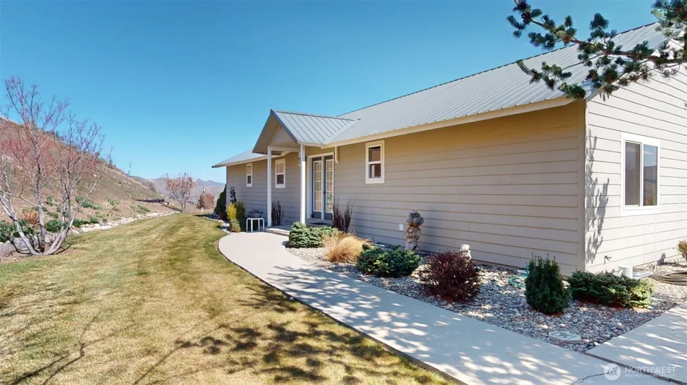 1811 Pine Creek Tonasket, WA 98855
