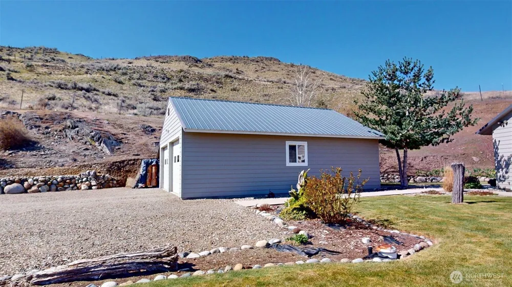 1811 Pine Creek Tonasket, WA 98855