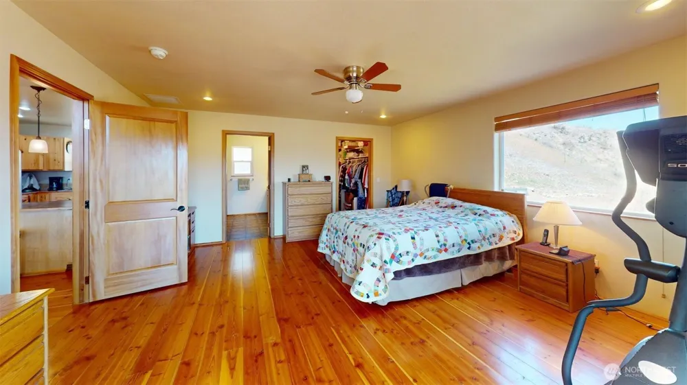 1811 Pine Creek Tonasket, WA 98855