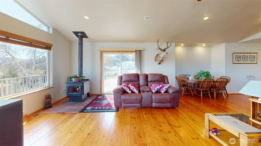 1811 Pine Creek Tonasket, WA 98855