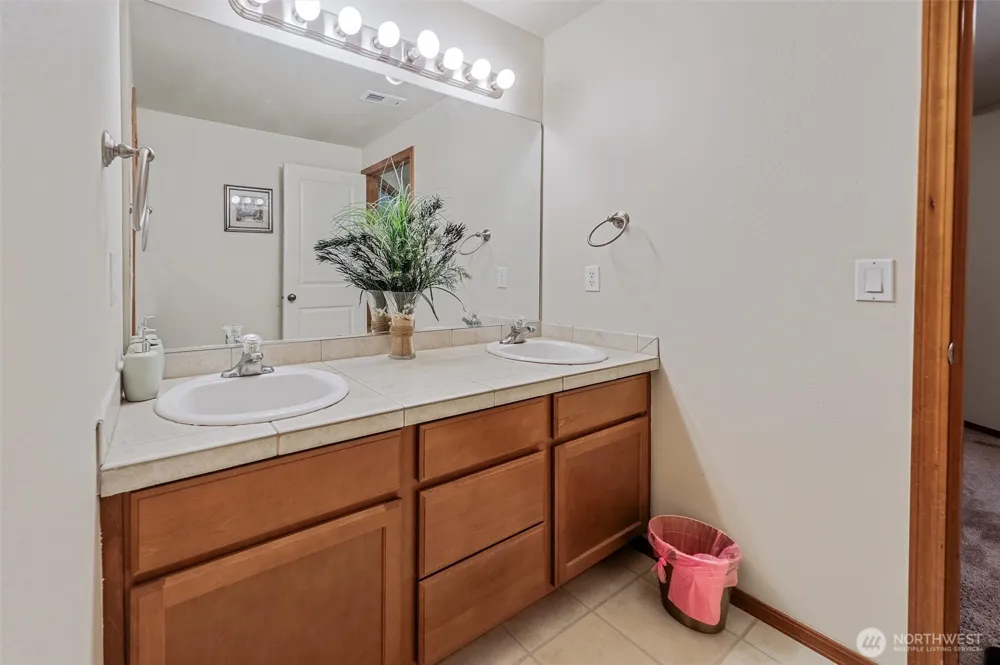 29524 63rd Court S Auburn, WA 98001