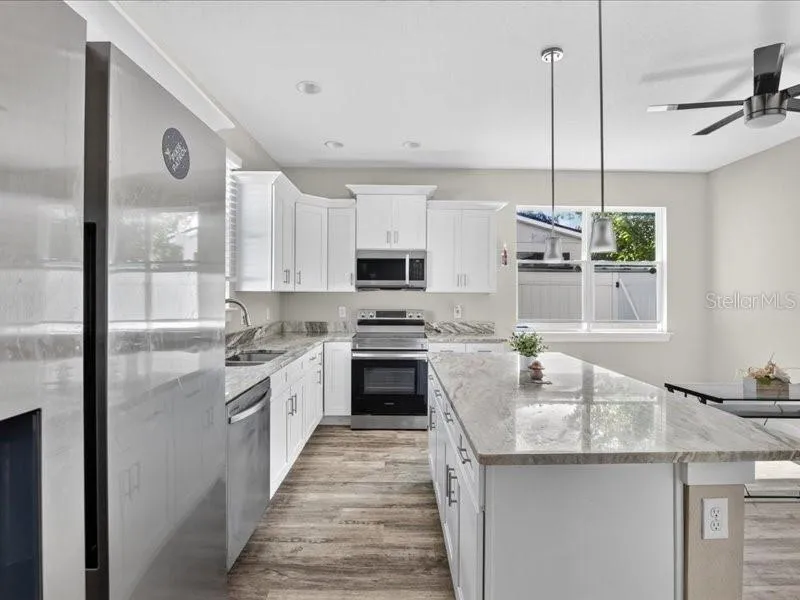 909 RANDALL STREET Orlando, FL 32805