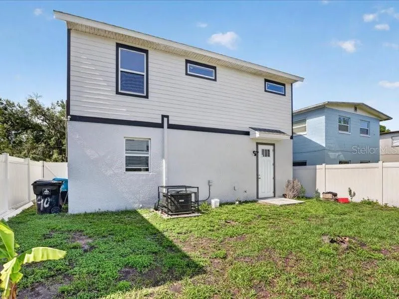 909 RANDALL STREET Orlando, FL 32805