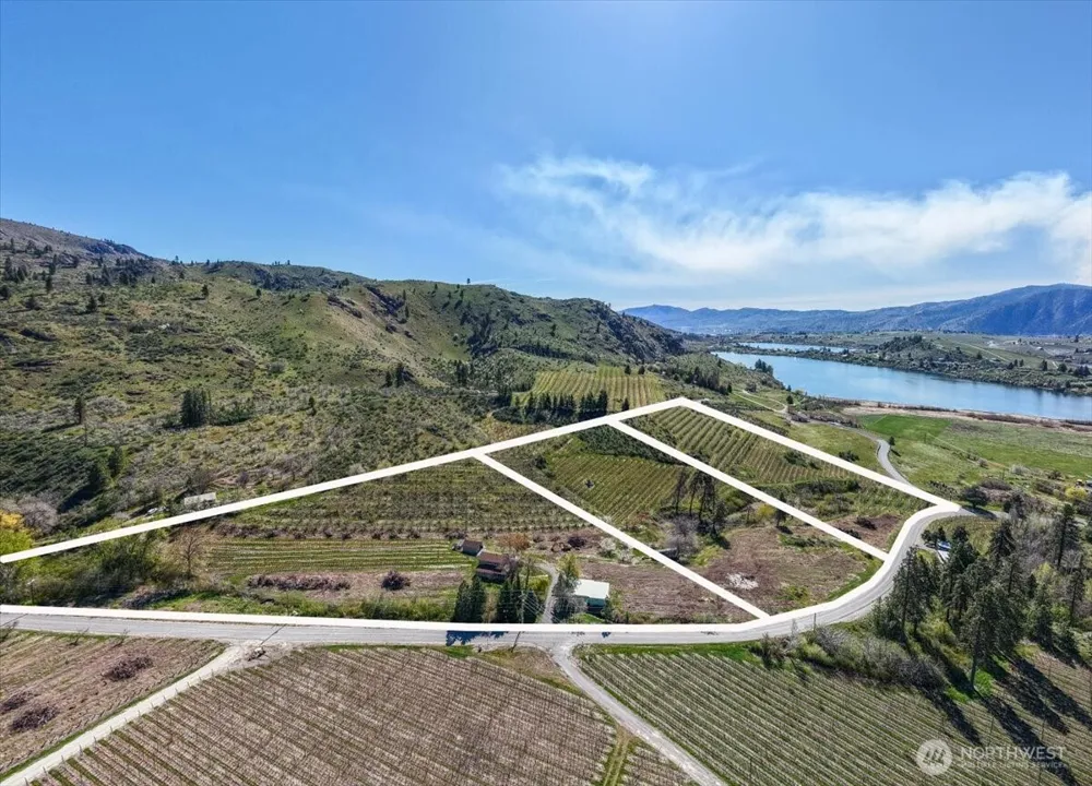 1 Borealis Lane Manson, WA 98831