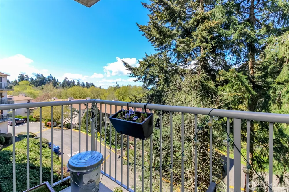 13235 12th Avenue SW #522 Burien, WA 98146
