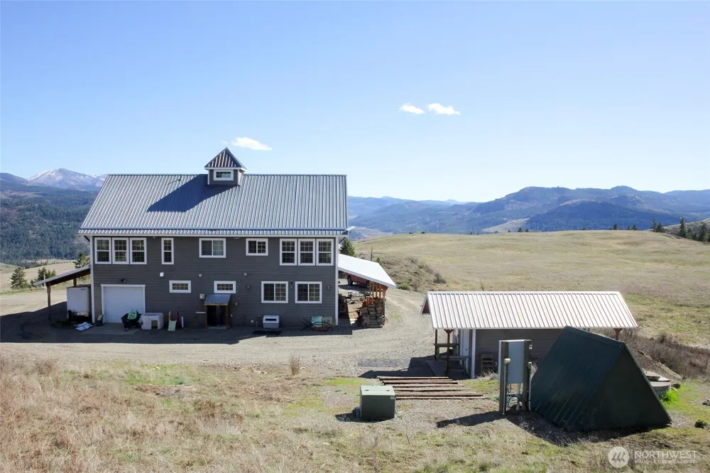 299 Vulcan Mountain Road Curlew, WA 99118
