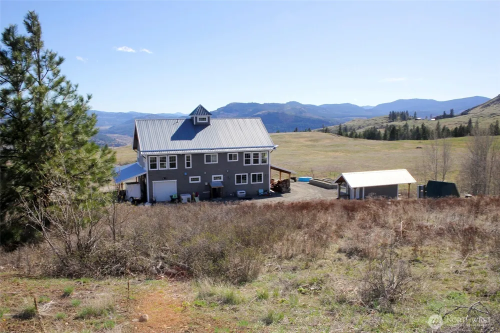 299 Vulcan Mountain Road Curlew, WA 99118