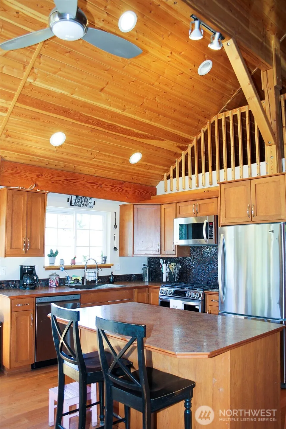 299 Vulcan Mountain Road Curlew, WA 99118