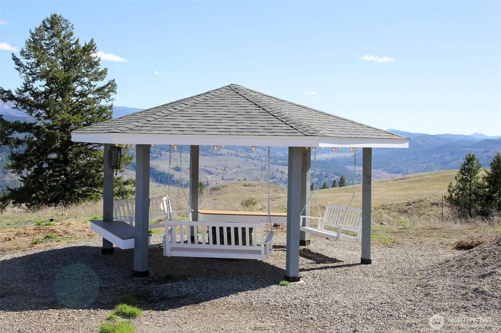299 Vulcan Mountain Road Curlew, WA 99118