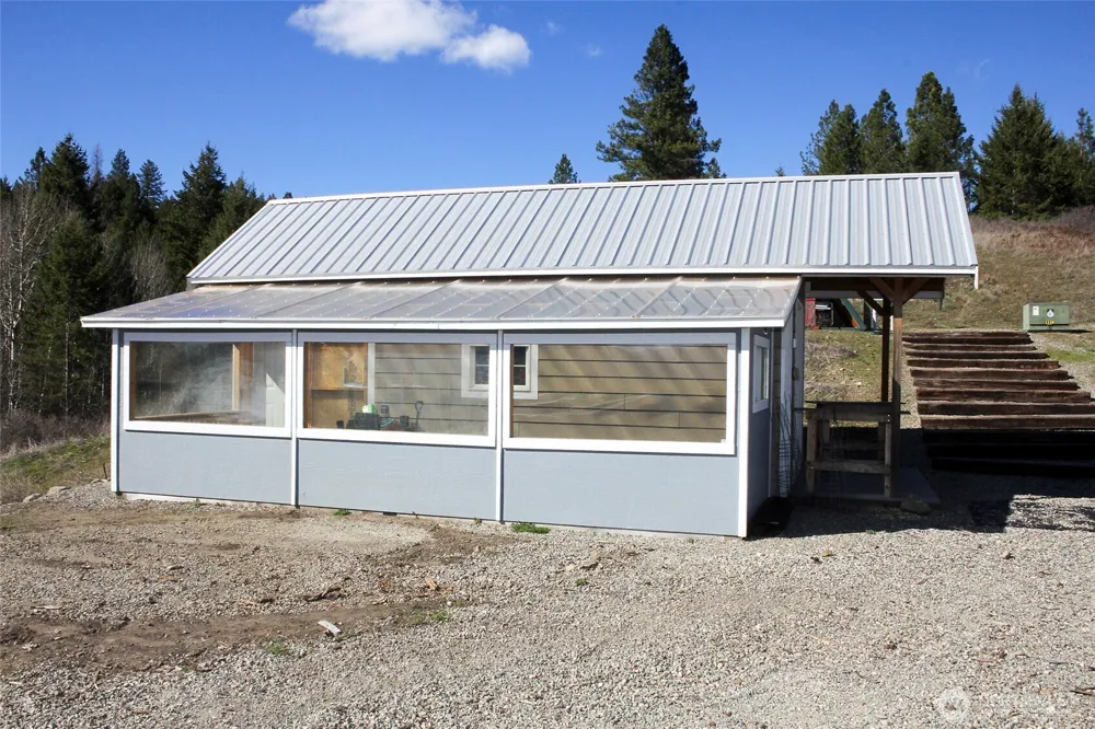 299 Vulcan Mountain Road Curlew, WA 99118