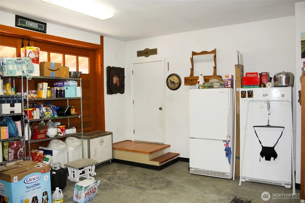 299 Vulcan Mountain Road Curlew, WA 99118