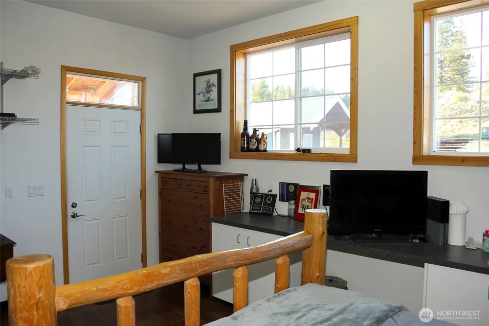 299 Vulcan Mountain Road Curlew, WA 99118