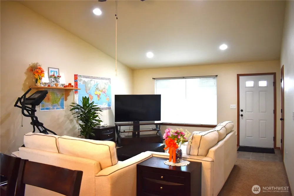 20236 White Rock Loop SW Centralia, WA 98531
