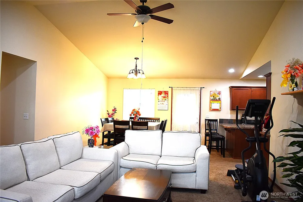 20236 White Rock Loop SW Centralia, WA 98531