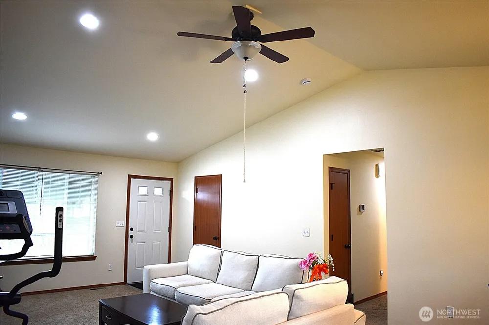 20236 White Rock Loop SW Centralia, WA 98531