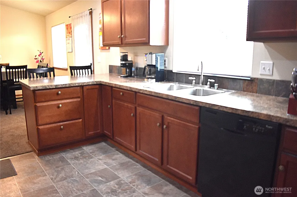 20236 White Rock Loop SW Centralia, WA 98531
