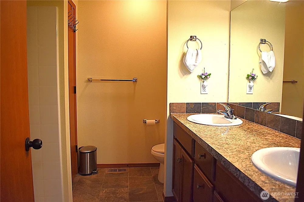 20236 White Rock Loop SW Centralia, WA 98531