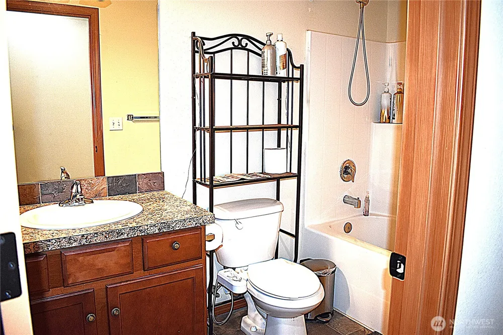20236 White Rock Loop SW Centralia, WA 98531