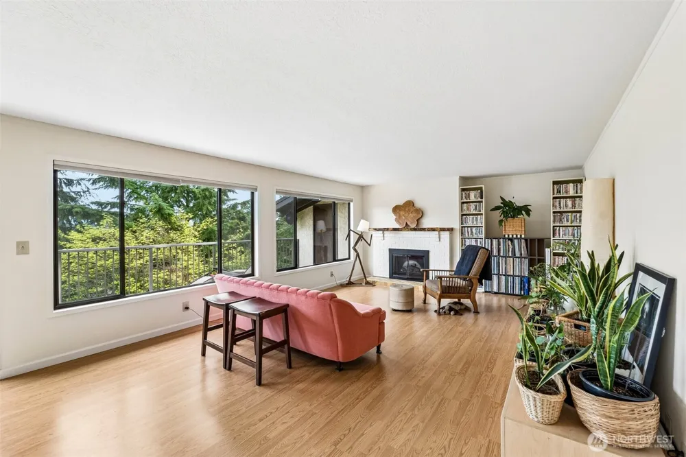 17918 23rd Lane NE #302 Shoreline, WA 98155