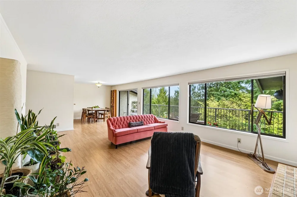17918 23rd Lane NE #302 Shoreline, WA 98155
