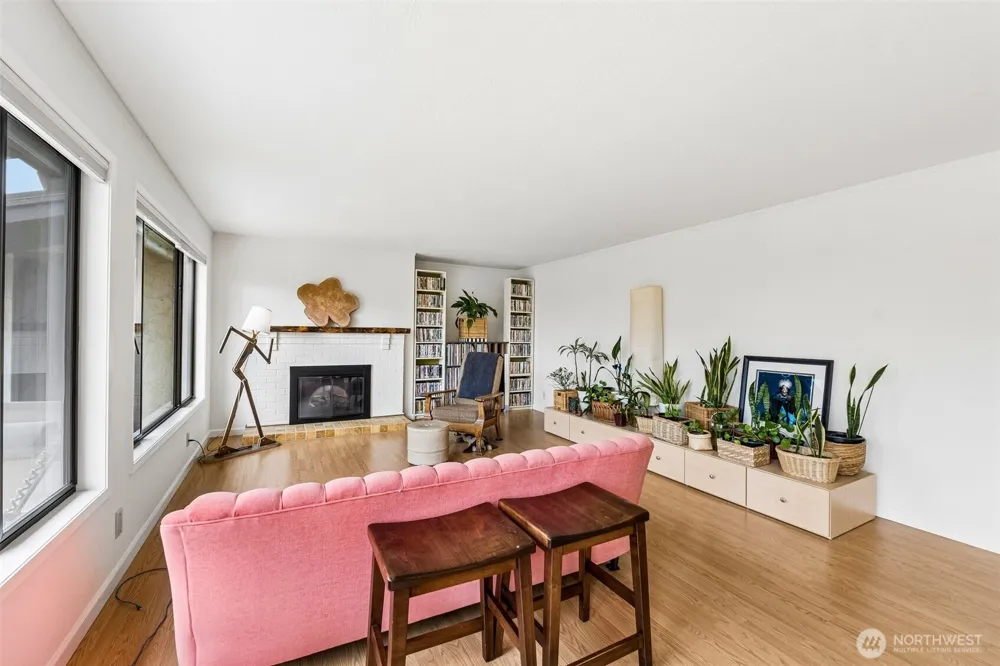17918 23rd Lane NE #302 Shoreline, WA 98155