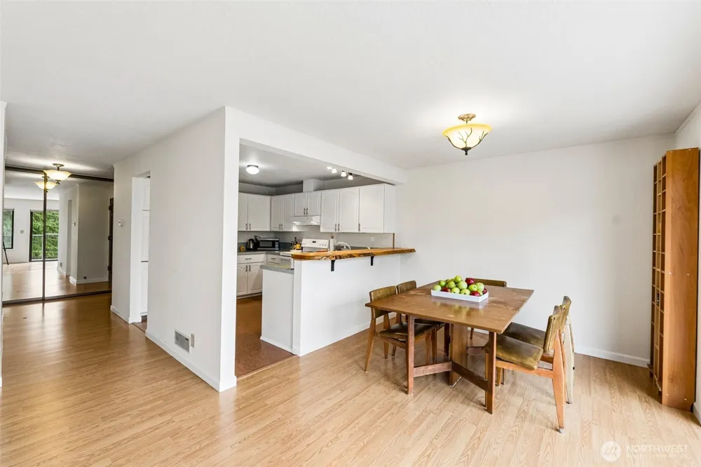 17918 23rd Lane NE #302 Shoreline, WA 98155