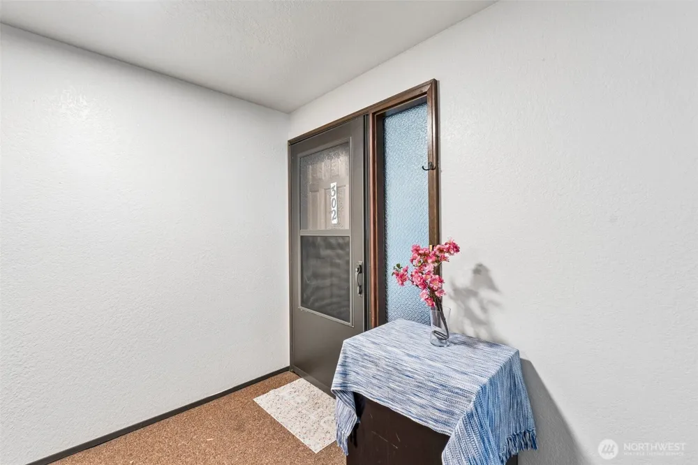 17918 23rd Lane NE #302 Shoreline, WA 98155