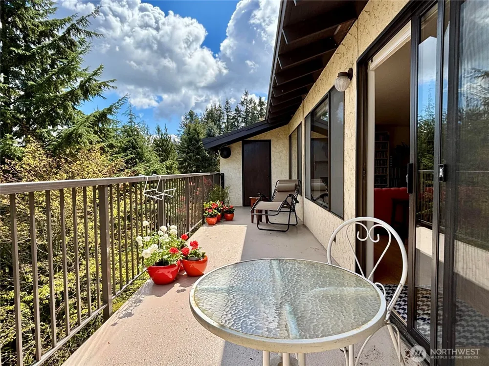 17918 23rd Lane NE #302 Shoreline, WA 98155
