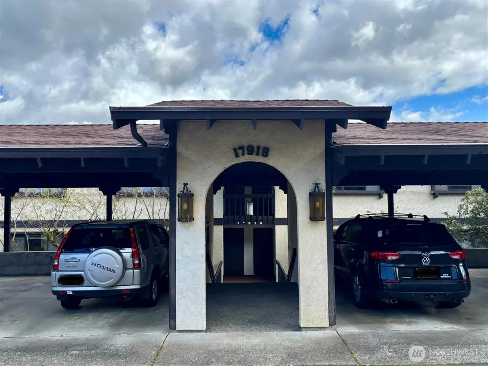 17918 23rd Lane NE #302 Shoreline, WA 98155