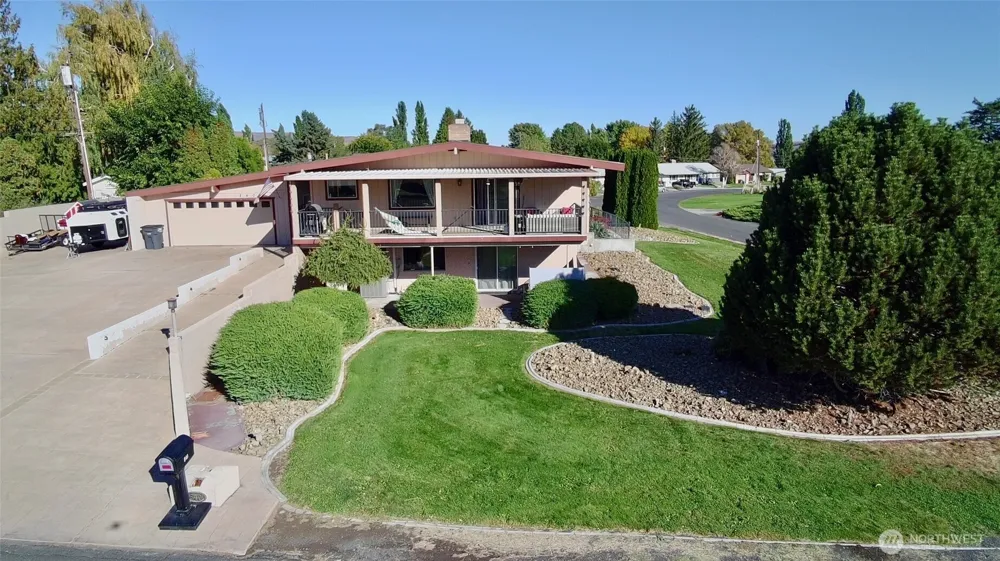 840 Braeburn Place NW Soap Lake, WA 98851