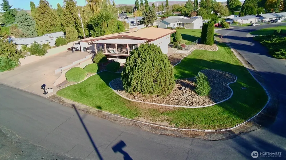 840 Braeburn Place NW Soap Lake, WA 98851