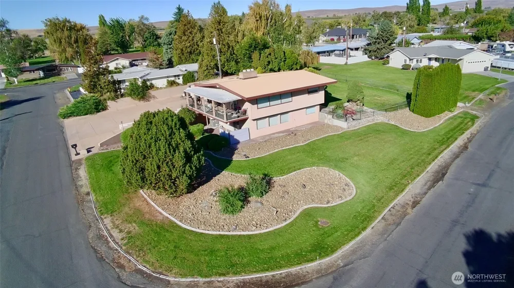 840 Braeburn Place NW Soap Lake, WA 98851