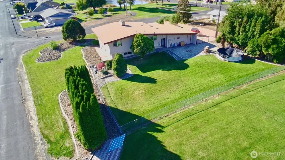 840 Braeburn Place NW Soap Lake, WA 98851