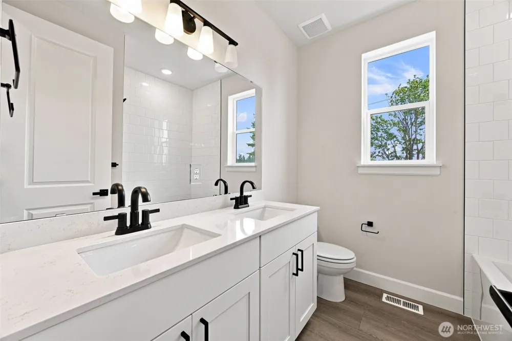 2220 Oak Court #1 Milton, WA 98354