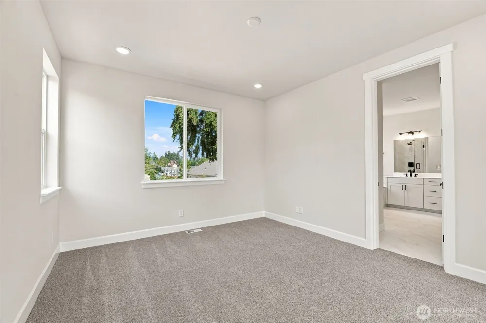 2220 Oak Court #1 Milton, WA 98354