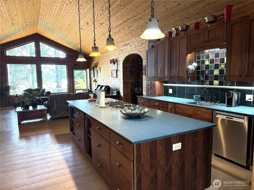 16820 Sandridge Road Long Beach, WA 98640