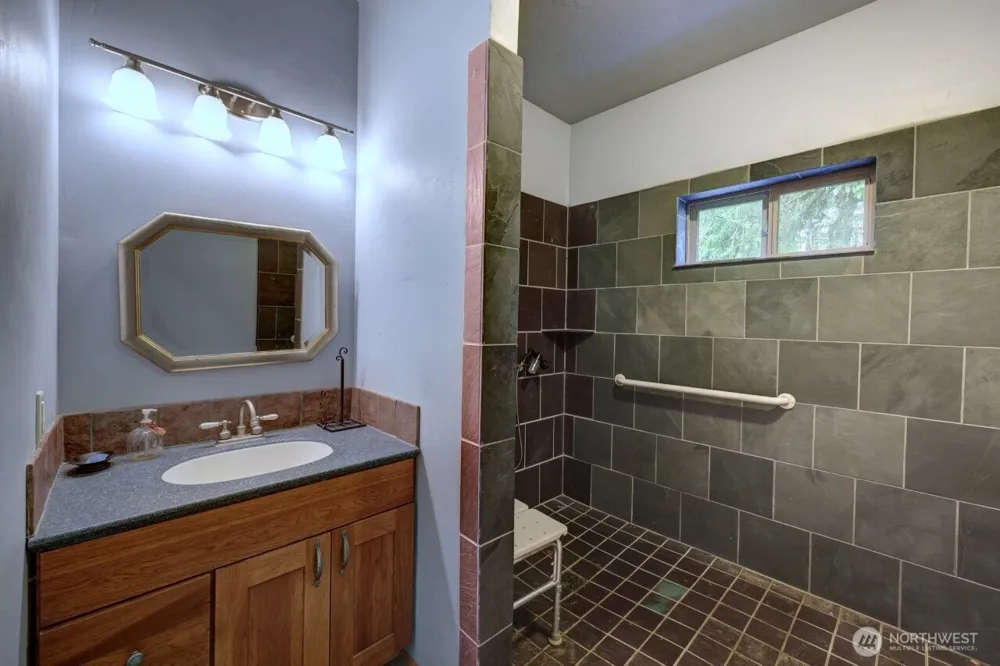 16820 Sandridge Road Long Beach, WA 98640