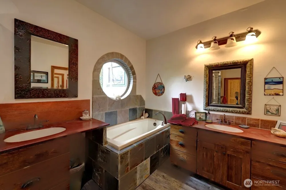 16820 Sandridge Road Long Beach, WA 98640