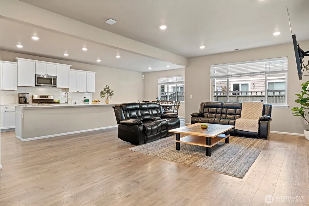 32803 Stuart Avenue SE Black Diamond, WA 98010