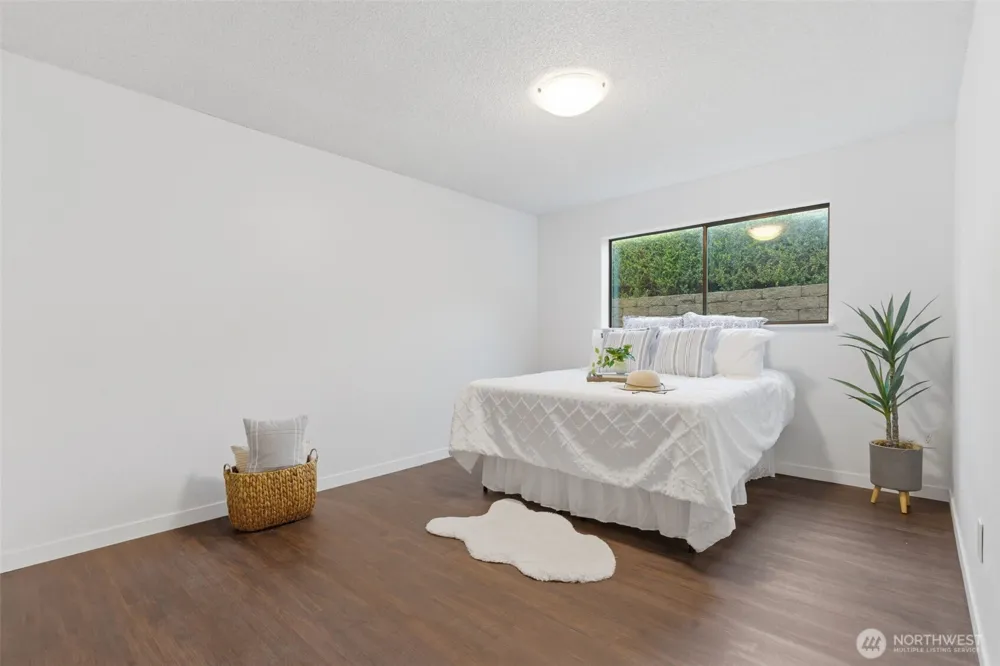 26425 Pennsylvania Avenue NE #4 Kingston, WA 98346