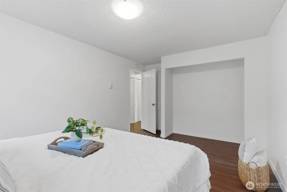26425 Pennsylvania Avenue NE #4 Kingston, WA 98346