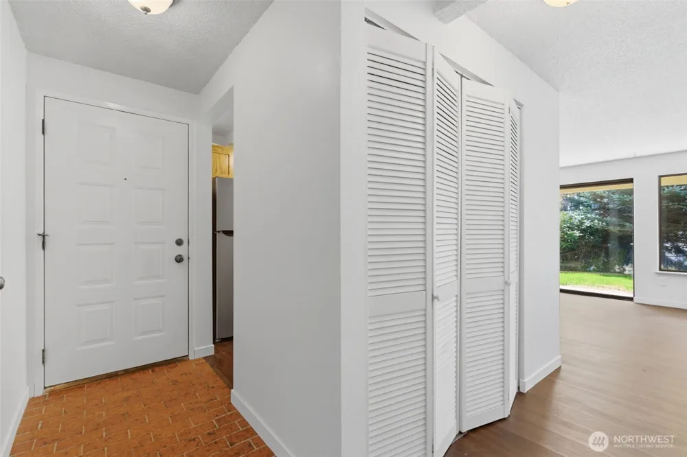 26425 Pennsylvania Avenue NE #4 Kingston, WA 98346