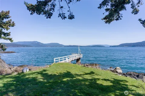 208 Tide's End Road